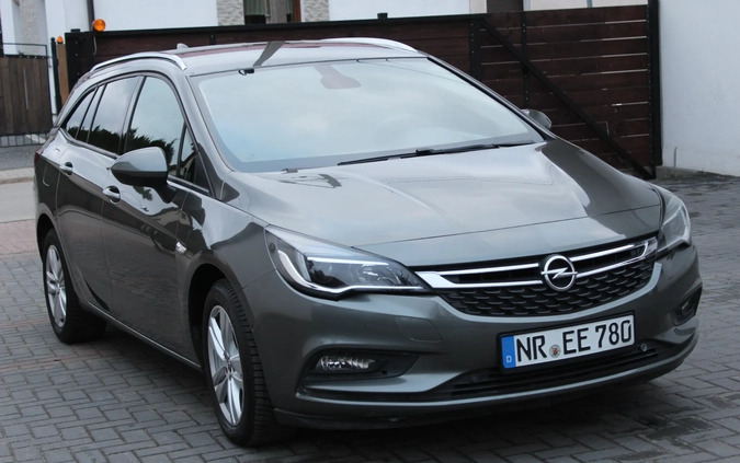 Opel Astra cena 32900 przebieg: 221421, rok produkcji 2017 z Olsztyn małe 352